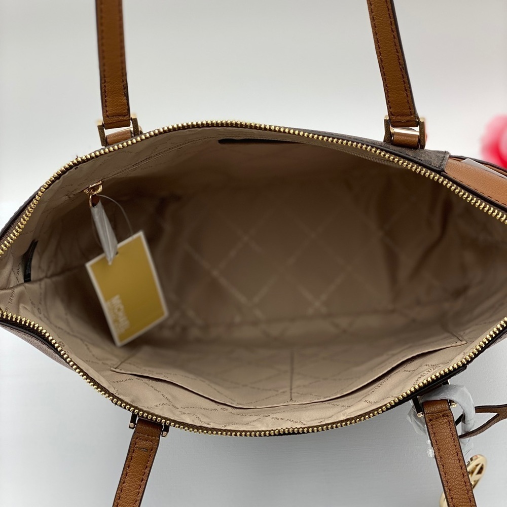 Michael Kors Charlotte LG TZ Tote Sig Brown - Picture 6 of 8
